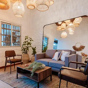 https://la-casa-de-nelly-medelln.colombiamedellinhotels.com