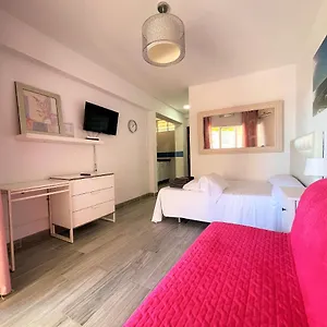 https://apartamentos-puerto-beach-edif-tamarindos.es-andalucia.com